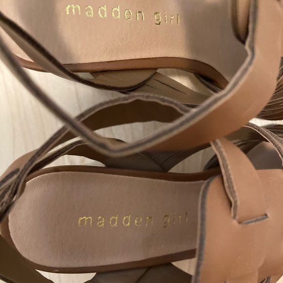 Size 6.5 Madden Girl Brown Block Heels - Picture 6 of 9